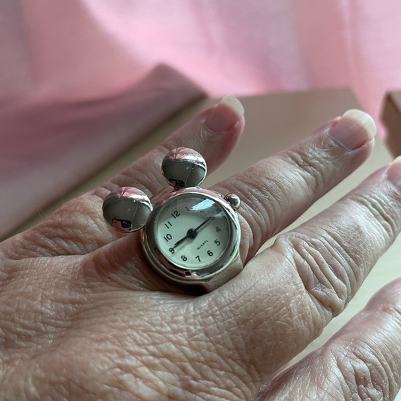 Mouse Ears Finger Ring adjustable (NOT DISNEY STAMPED) 1990 - Picture 5 of 5